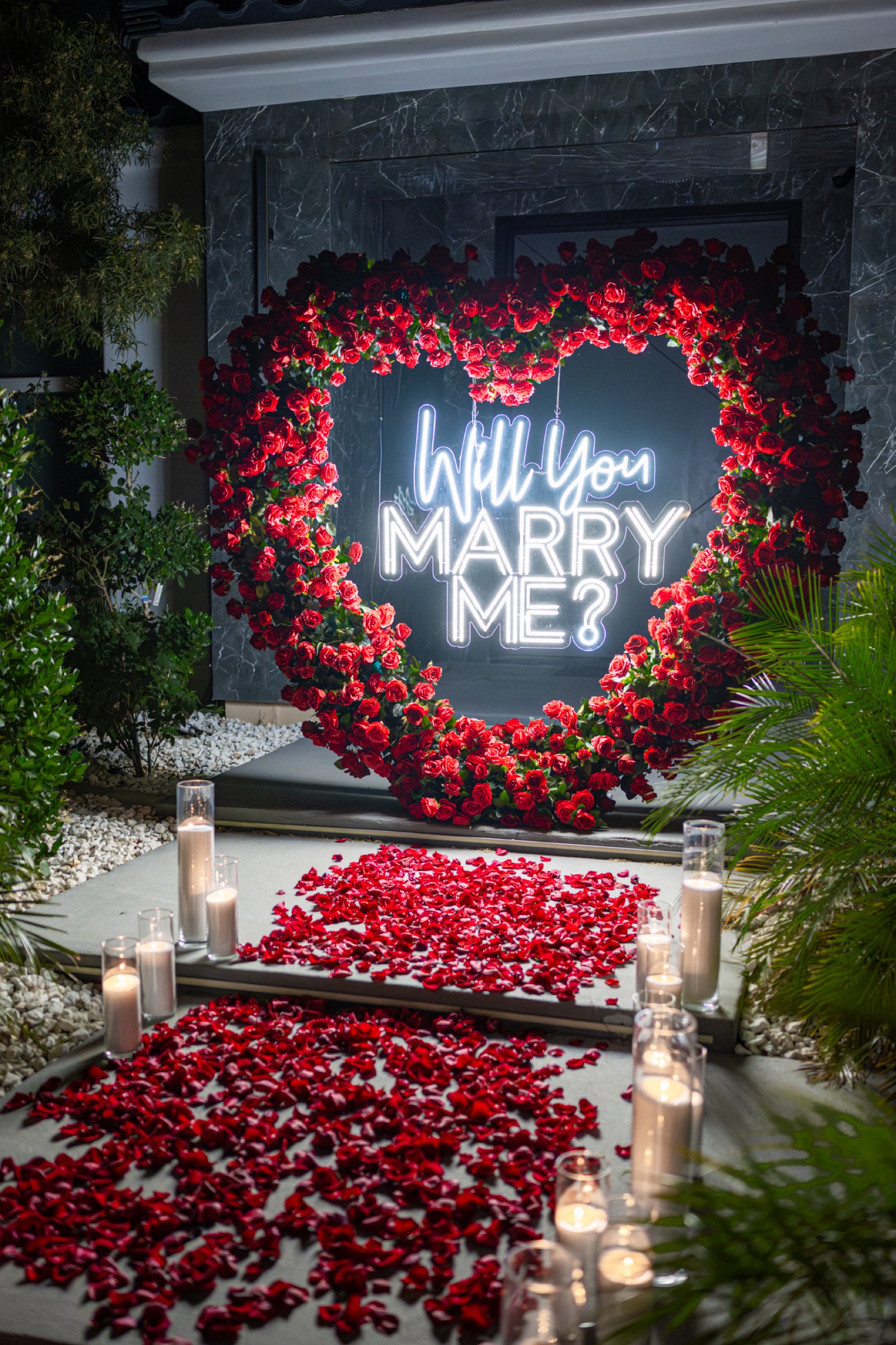 Red Rose Heart Arch