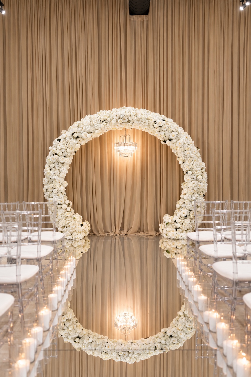 Round White Arch